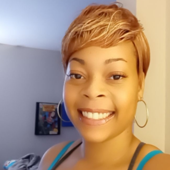 Meet your Posher, Renaja - Picture 1 of 1